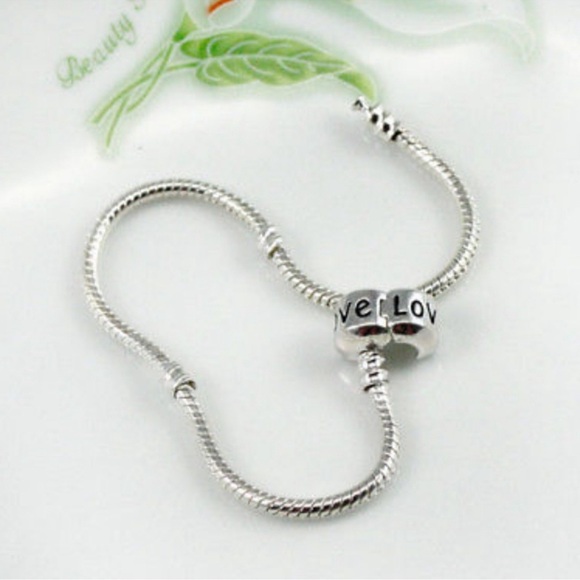 Jewelry - NWOT ❤️ 7.5” STERLING SILVER PLATED SNAKE BRACELET w/BUILT-IN ‘LOVE’ CHARM CLASP